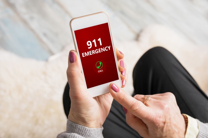 using-iphone-siri-for-911.jpg